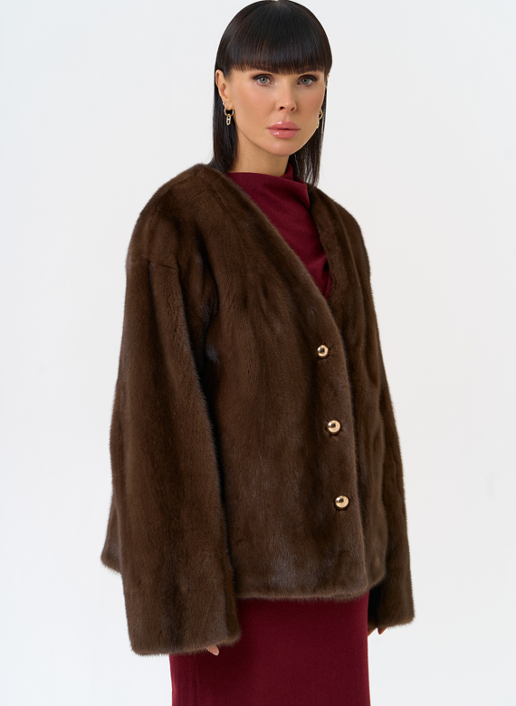 Укороченная шуба из меха норки с акцентными пуговицами