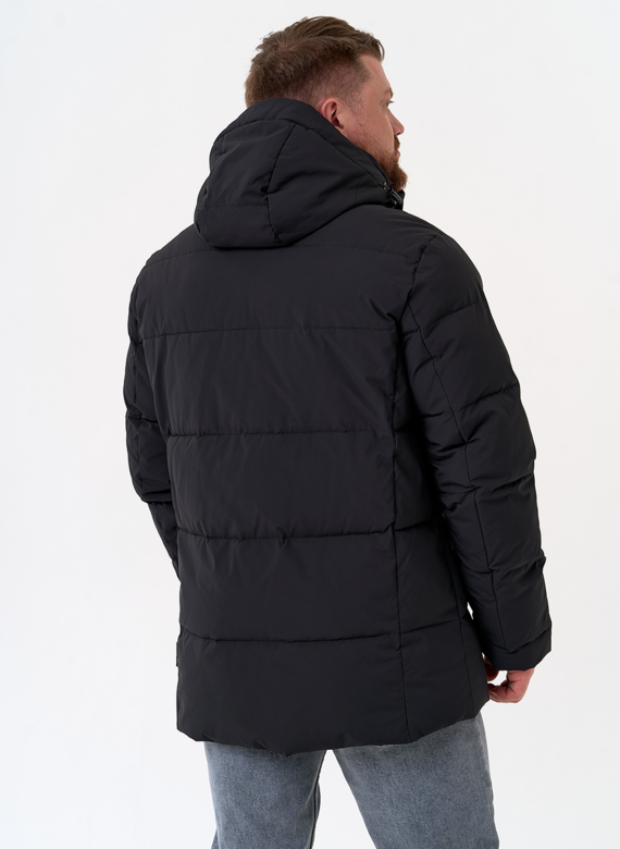 Мужской пуховик черного цвета с капюшоном