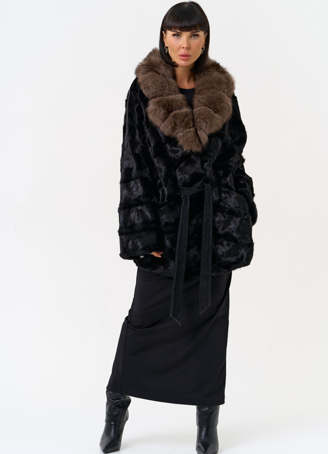 Женская шуба из меха норки  воротником из меха песца модель № 32122 в рассрочку