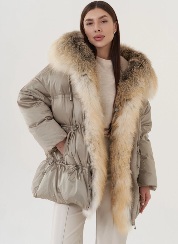 Пуховик женский с капюшоном 