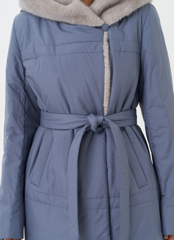 Куртка с капюшоном из эко меха