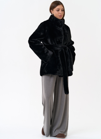 Женская шуба из эко меха в черном цвете