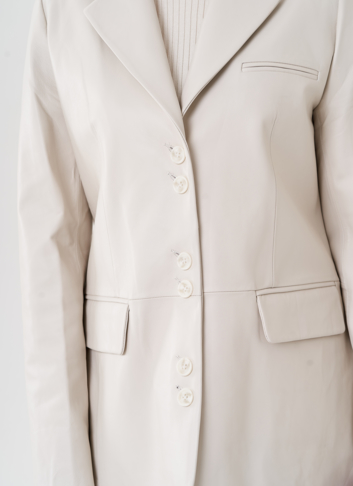 Женский пиджак из натуральной кожи 