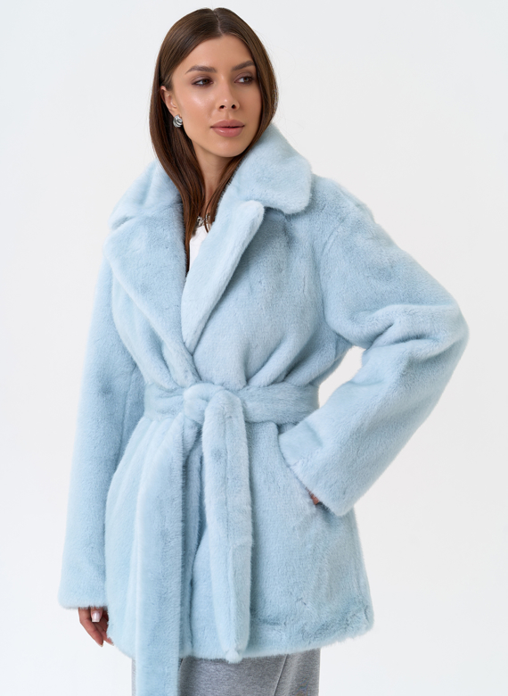 Женская шуба из эко меха в голубом цвете