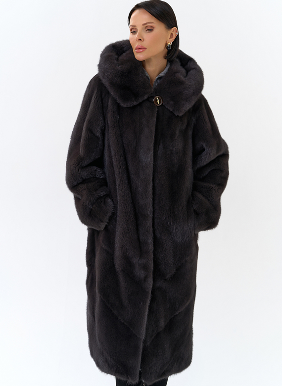 Женская шуба из норки силуэта баллон с капюшоном